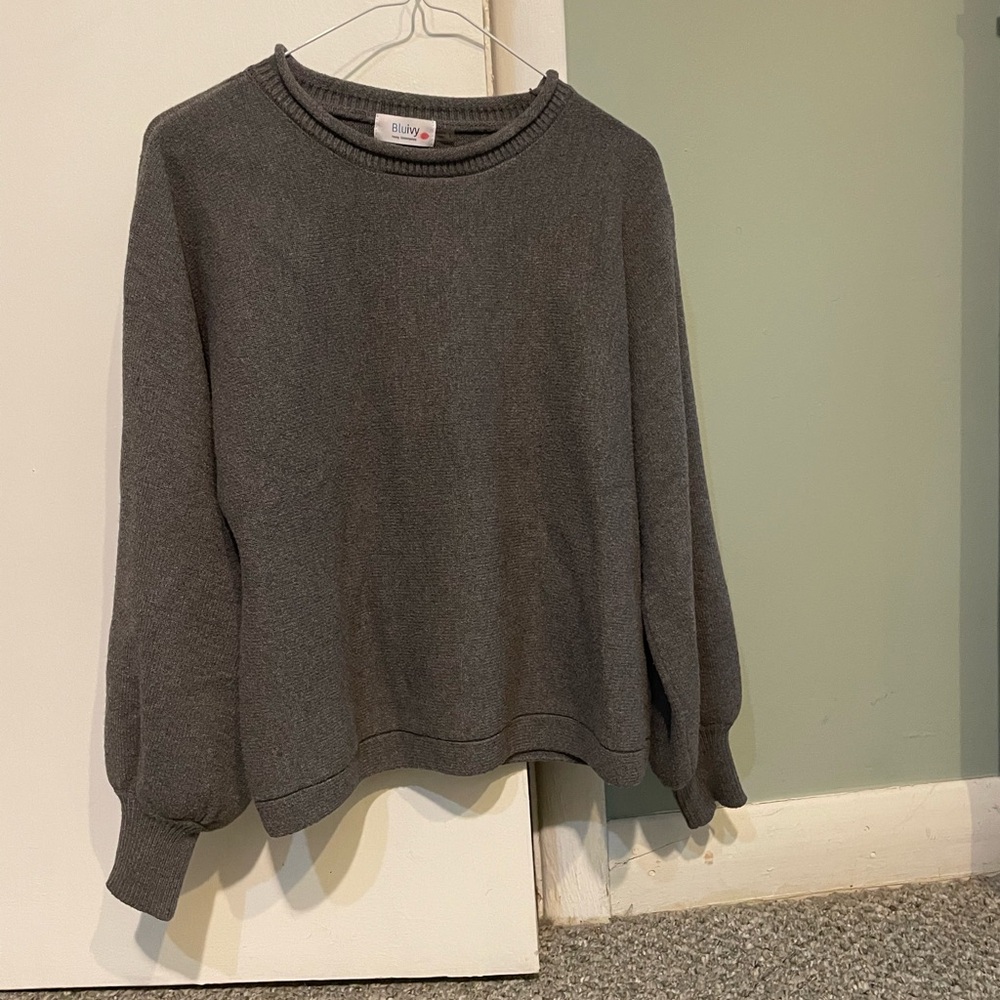 Bluivy Dark Gray Knit Top